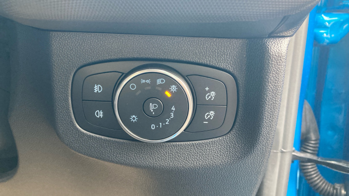 Ford Transit Courier Diesel 1.5 EcoBlue Trend Van - Image 22
